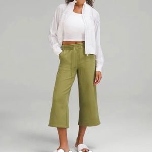 Lululemon Loungeful HR Crop Wide Leg
